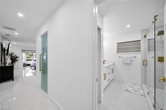 261 Egret ST, Fort Myers Beach, FL 33931
