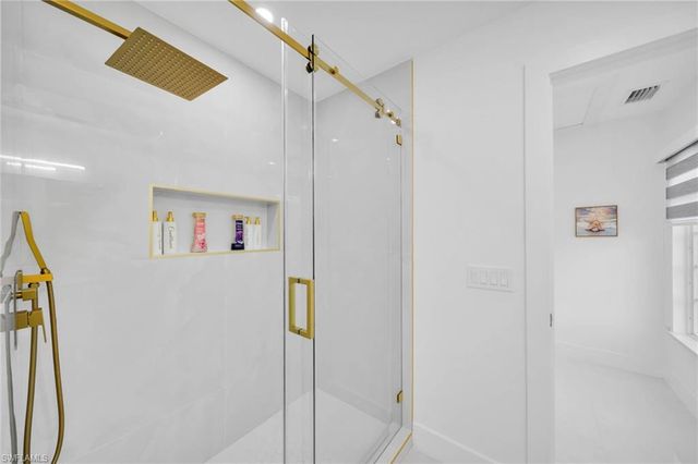 261 Egret ST, Fort Myers Beach, FL 33931
