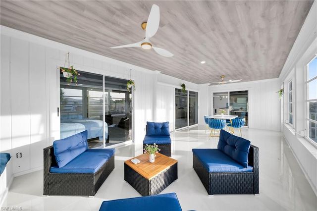 261 Egret ST, Fort Myers Beach, FL 33931