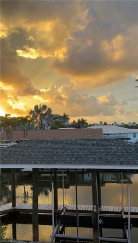 261 Egret ST, Fort Myers Beach, FL 33931