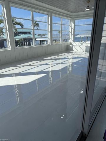 261 Egret ST, Fort Myers Beach, FL 33931