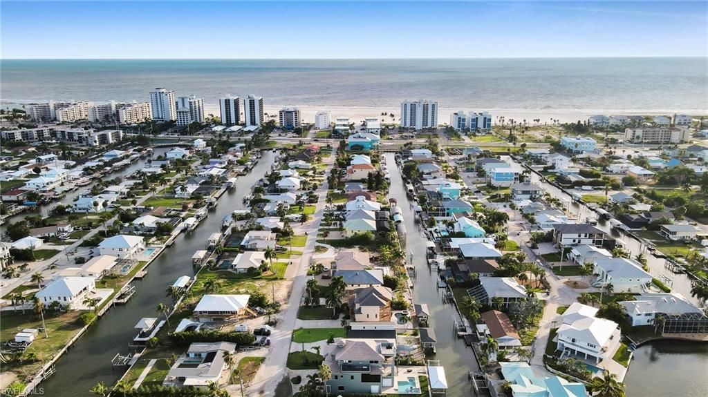 261 Egret ST, FORT MYERS BEACH, FL 33931 — photo 3
