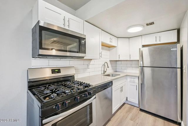 2929 N 38TH Street 19, Phoenix, AZ 85018