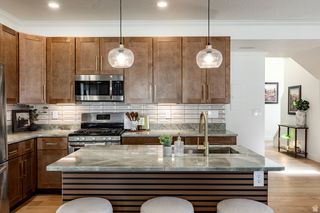 6779 S SIENNA PARK LN, Midvale, UT 84047