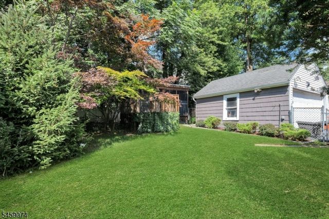 9 Sherwood Pl, West Orange Twp., NJ 07052
