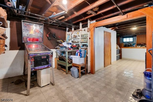 9 Sherwood Pl, West Orange Twp., NJ 07052