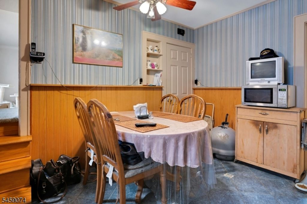 Image 14 of property listing at 9 Sherwood Pl, West Orange Twp., NJ 07052
