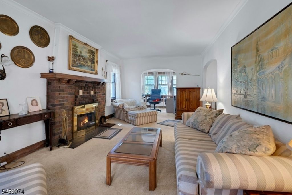 Image 3 of property listing at 9 Sherwood Pl, West Orange Twp., NJ 07052