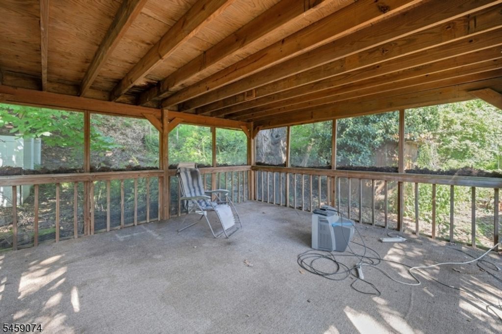 Image 29 of property listing at 9 Sherwood Pl, West Orange Twp., NJ 07052