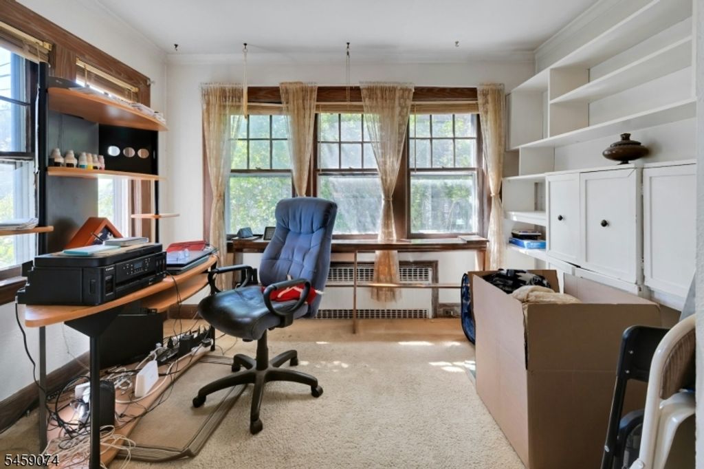 Image 6 of property listing at 9 Sherwood Pl, West Orange Twp., NJ 07052