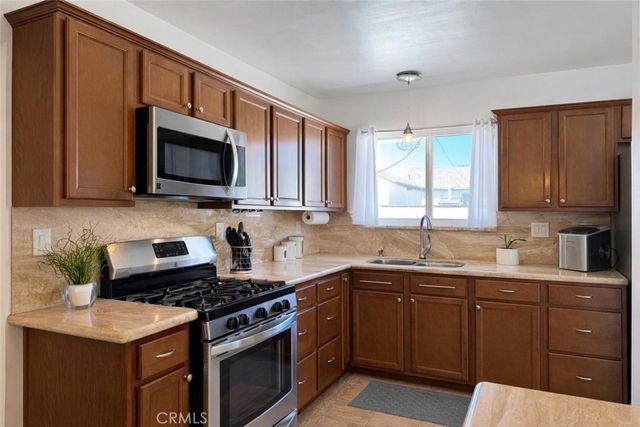 4151 Los Coyotes Diagonal, Lakewood, CA 90713