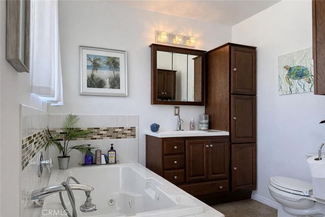 4151 Los Coyotes Diagonal, Lakewood, CA 90713