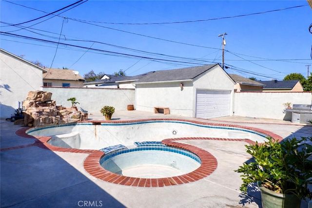 4151 Los Coyotes Diagonal, Lakewood, CA 90713