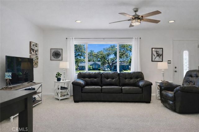 4151 Los Coyotes Diagonal, Lakewood, CA 90713