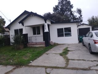 2247 Alma St, Stockton, CA 95205