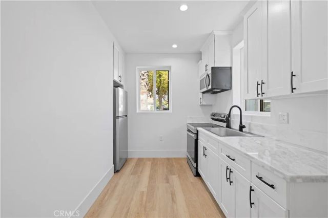 14862 Envoy, Sylmar, CA 91342