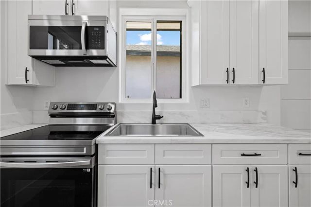 14862 Envoy, Sylmar, CA 91342