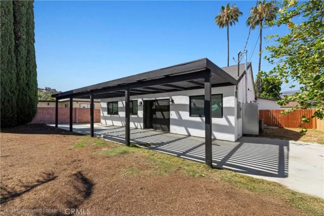 14862 Envoy, Sylmar, CA 91342