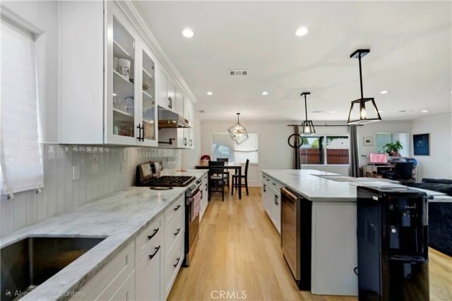 14862 Envoy, Sylmar, CA 91342
