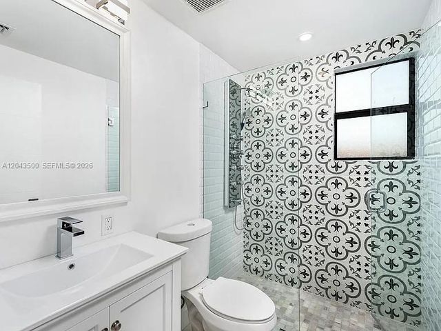 676 NW 47th St 4, Miami, FL 33127