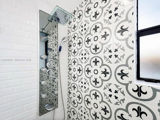 676 NW 47th St 4, Miami, FL 33127