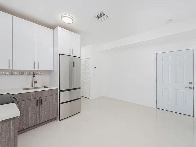 676 NW 47th St 4, Miami, FL 33127