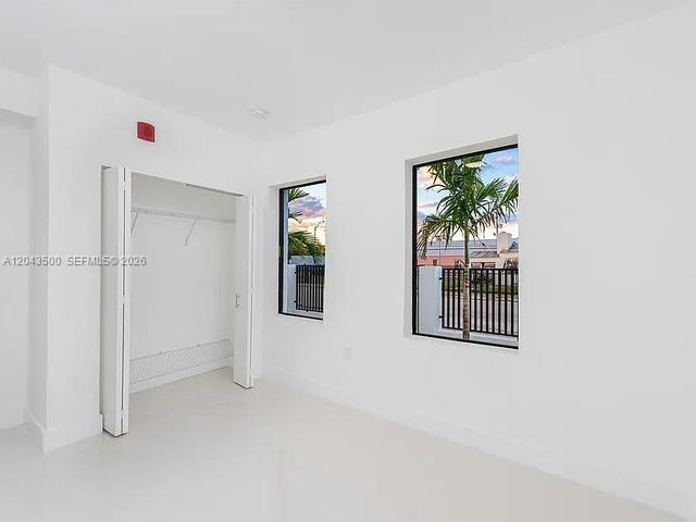 676 NW 47th St 4, Miami, FL 33127