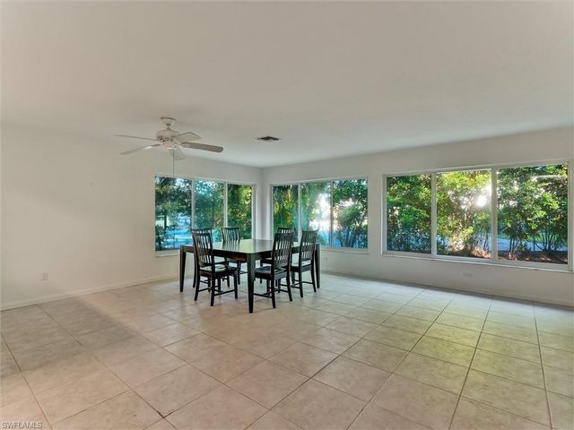 205 Georgetown BLVD 23, Naples, FL 34112