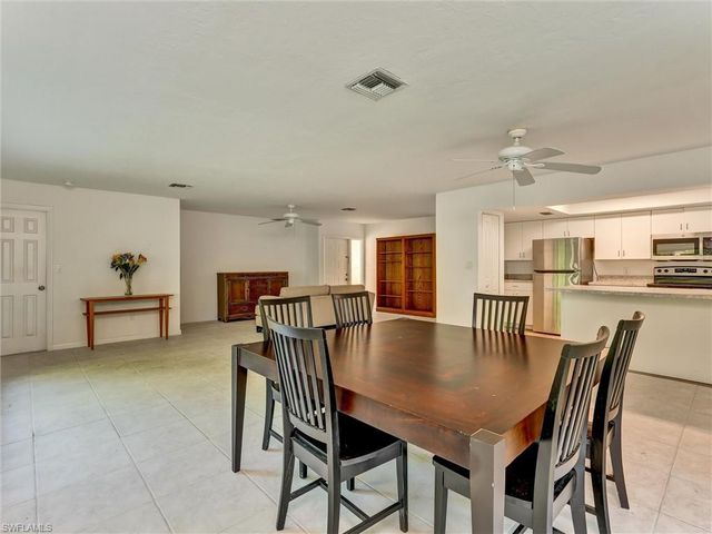 205 Georgetown BLVD 23, Naples, FL 34112