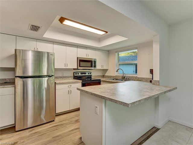 205 Georgetown BLVD 23, Naples, FL 34112
