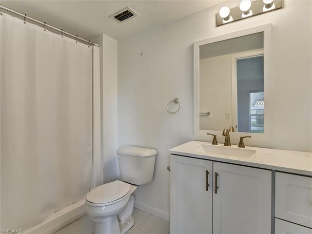 205 Georgetown BLVD 23, Naples, FL 34112