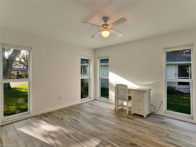 205 Georgetown BLVD 23, Naples, FL 34112