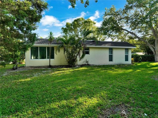 205 Georgetown BLVD 23, Naples, FL 34112
