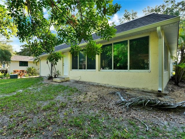 205 Georgetown BLVD 23, Naples, FL 34112