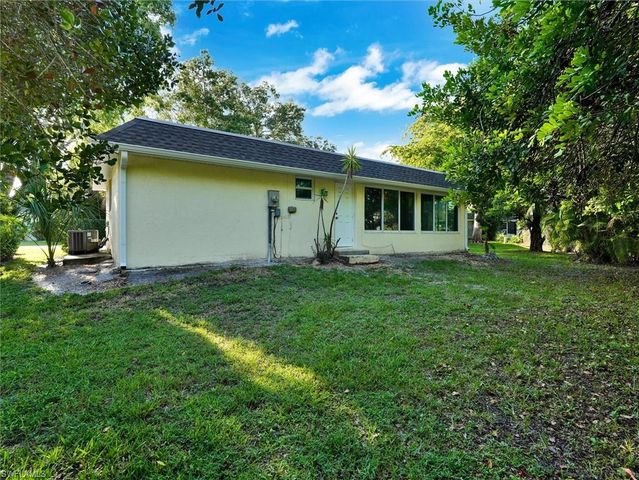 205 Georgetown BLVD 23, Naples, FL 34112
