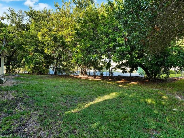 205 Georgetown BLVD 23, Naples, FL 34112