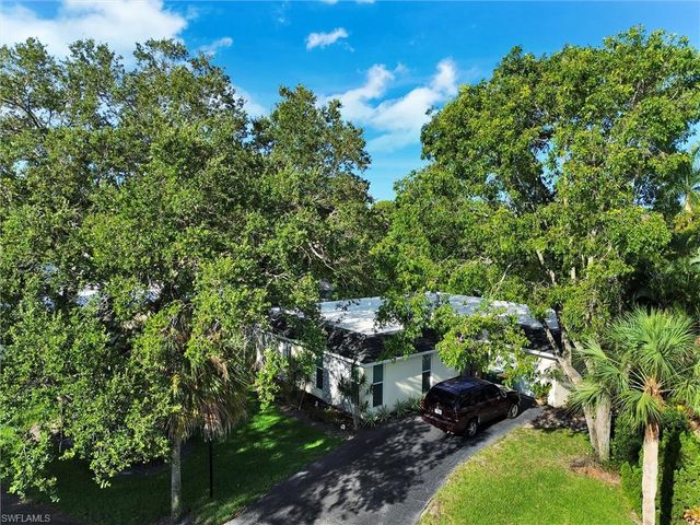 205 Georgetown BLVD 23, Naples, FL 34112