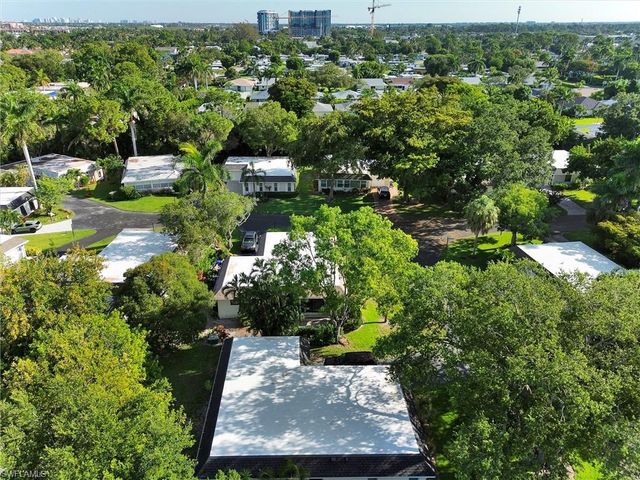 205 Georgetown BLVD 23, Naples, FL 34112