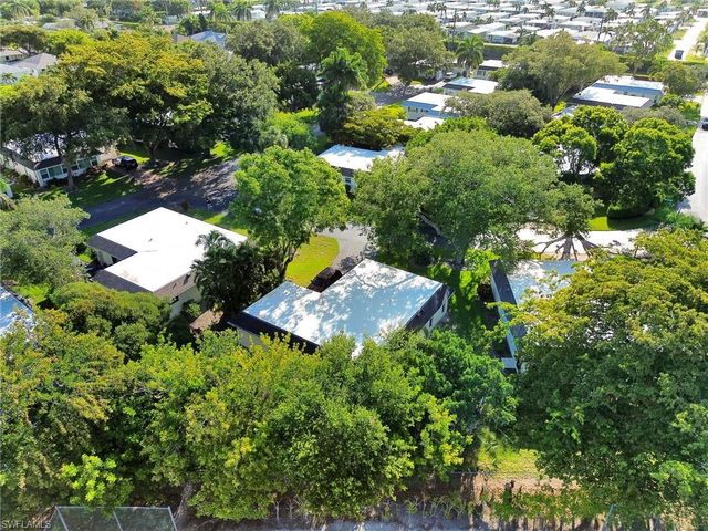 205 Georgetown BLVD 23, Naples, FL 34112
