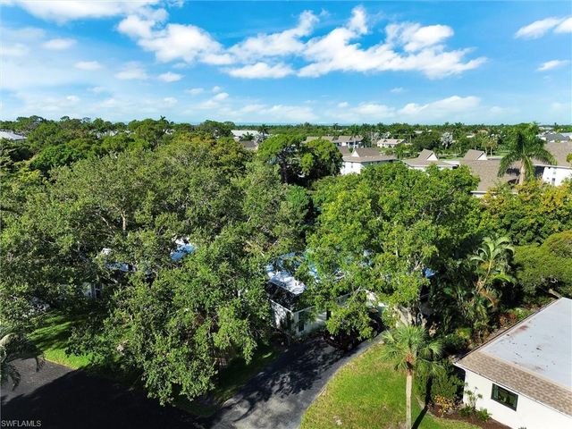 205 Georgetown BLVD 23, Naples, FL 34112
