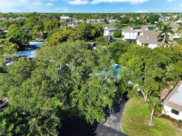 205 Georgetown BLVD 23, Naples, FL 34112