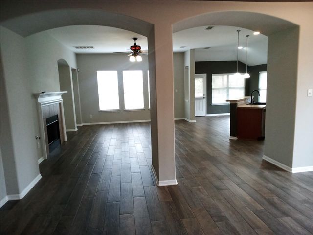 6010 Long Champ CT 109, Austin, TX 78746
