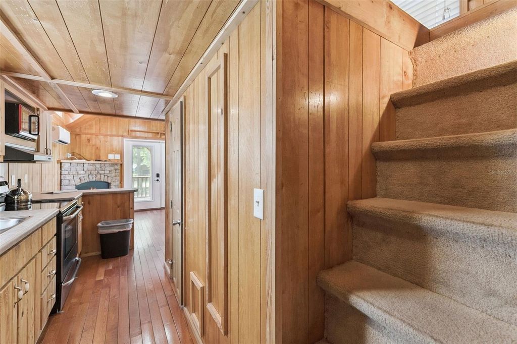 Image 11 of property listing at 1140 BUCKLES ROAD, Pierson, FL 32180