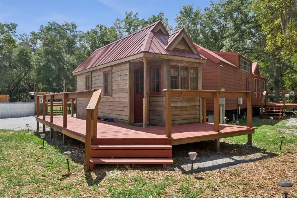 Image 18 of property listing at 1140 BUCKLES ROAD, Pierson, FL 32180