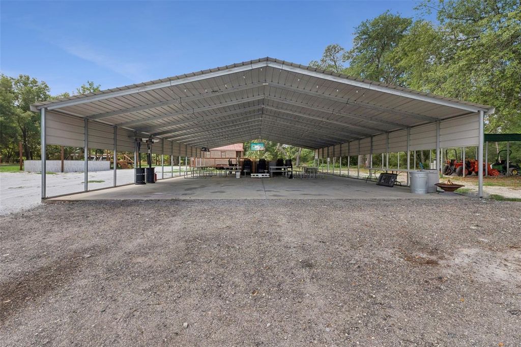 Image 26 of property listing at 1140 BUCKLES ROAD, Pierson, FL 32180