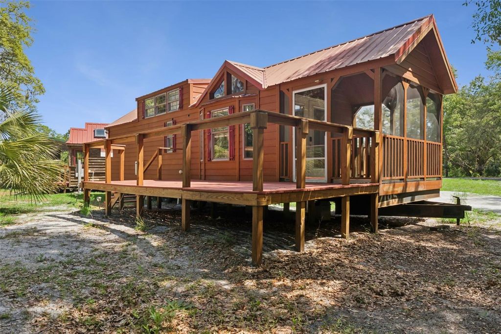 Image 4 of property listing at 1140 BUCKLES ROAD, Pierson, FL 32180