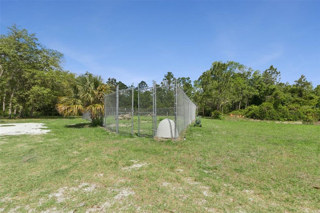 Image 31 of property listing at 1140 BUCKLES ROAD, Pierson, FL 32180