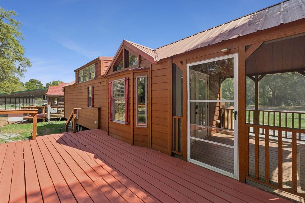 Image 5 of property listing at 1140 BUCKLES ROAD, Pierson, FL 32180