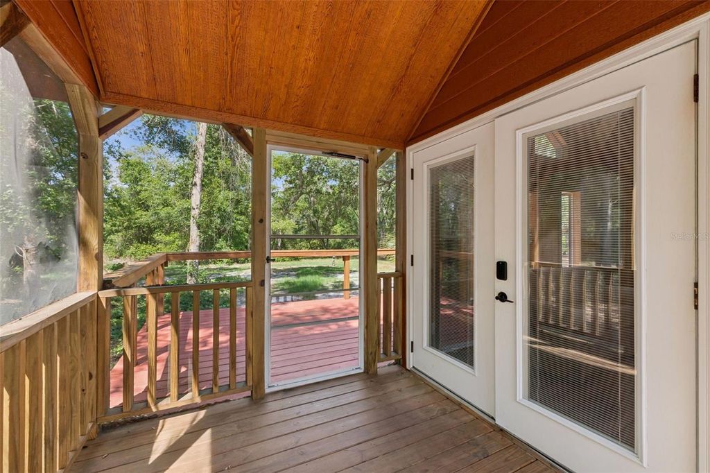 Image 6 of property listing at 1140 BUCKLES ROAD, Pierson, FL 32180