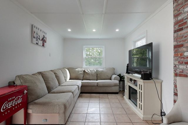 6 Danforth St, Lawrence, MA 01843